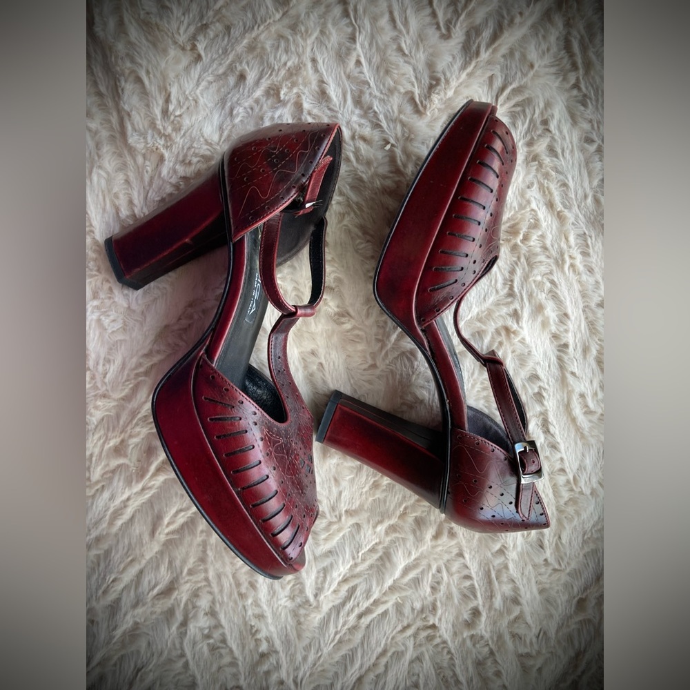 VIA SPIGA sandal, made in ITALY; “Oxford” style details sandal; burgundy/wine. - Picture 5 of 10